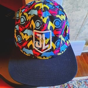 JUSTICE LEAGUE Snap-back hat- Like new!!